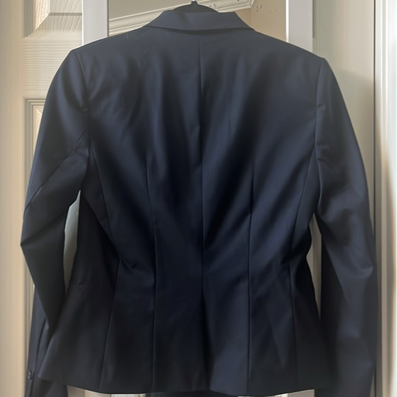 H&M. Worn once. Perfect condition. Classic Navy Women's Blazer - Picture 4 of 5